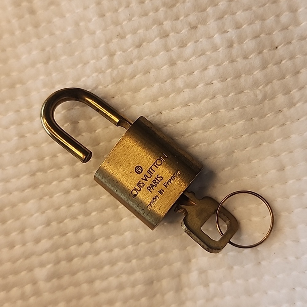 LV Lock and Key #311 (Item D)